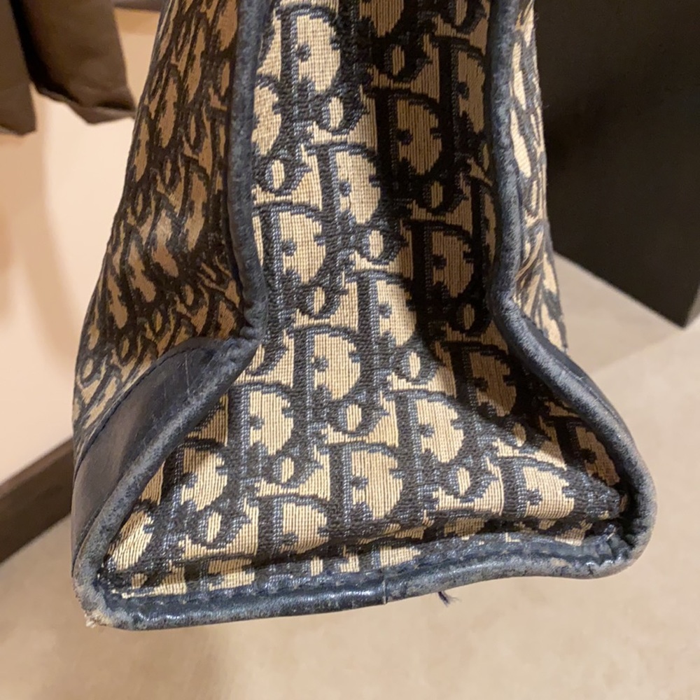 Christian DIIOR purse - Picture 9 of 11